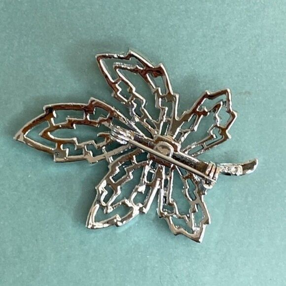 Sarah Coventry Windfall Openwork Leaf Brooch in Silver Tone Vintage - Picture 3 of 4